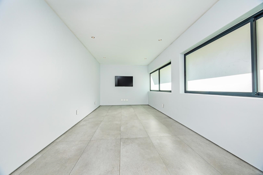 5 Bedroom Property for Sale in Baronetcy Estate Western Cape